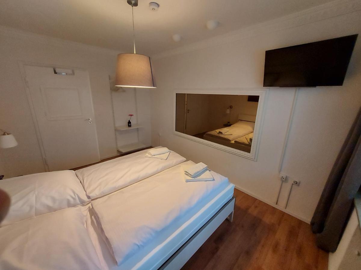 Overnight Apartment Cologne Exterior photo